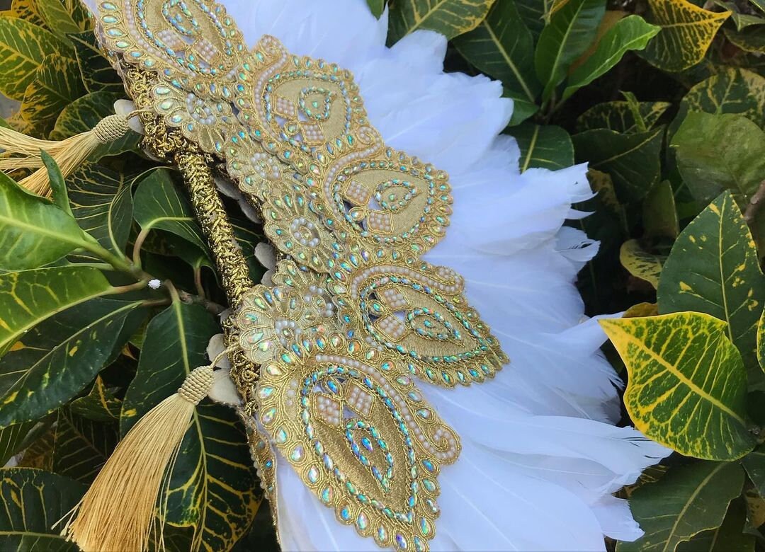 Clutch Semi-Circle Hand Fan, Traditional African Wedding Bridal Hand Fan, Nigerian Wedding Feather Hand fan(Available in Different Colours)